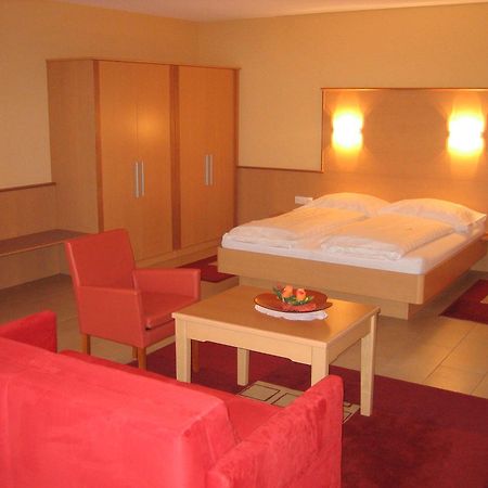 Hotel Cafe Lorenz Hohenems Bagian luar foto