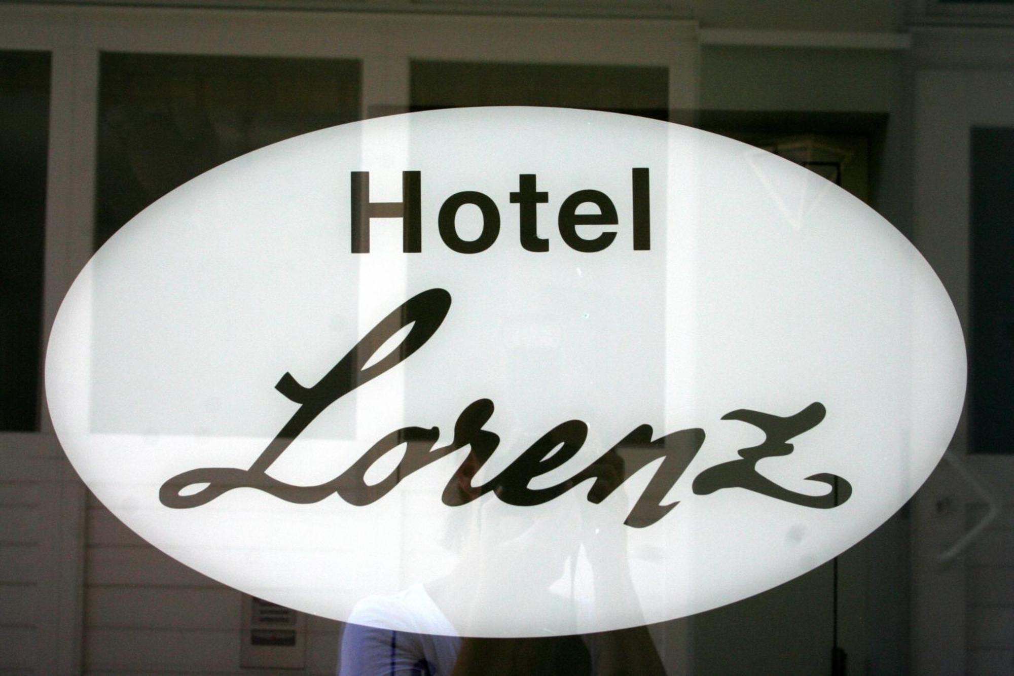 Hotel Cafe Lorenz Hohenems Bagian luar foto
