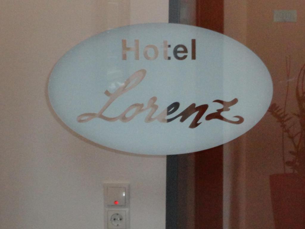 Hotel Cafe Lorenz Hohenems Bagian luar foto