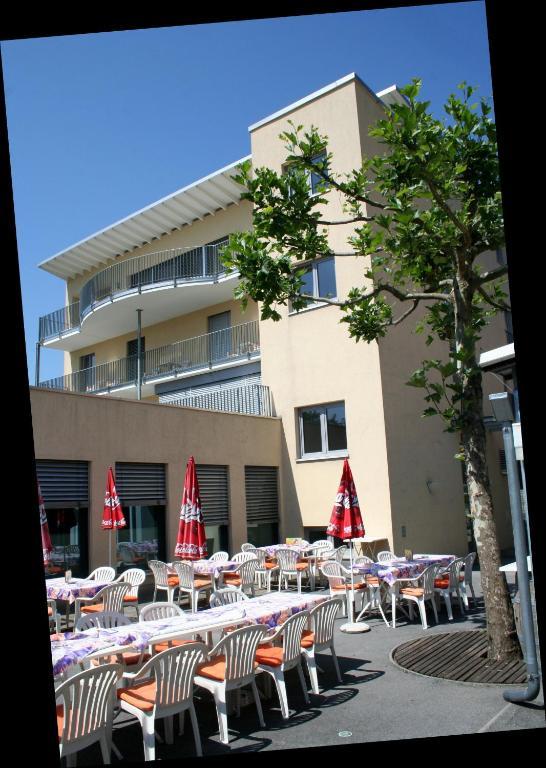 Hotel Cafe Lorenz Hohenems Bagian luar foto